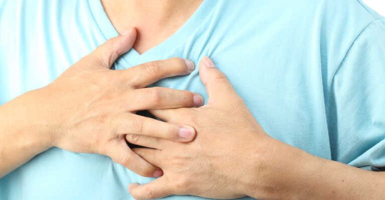 A mellkasi osteochondrosis gyakran fájdalomként jelentkezik a szív területén